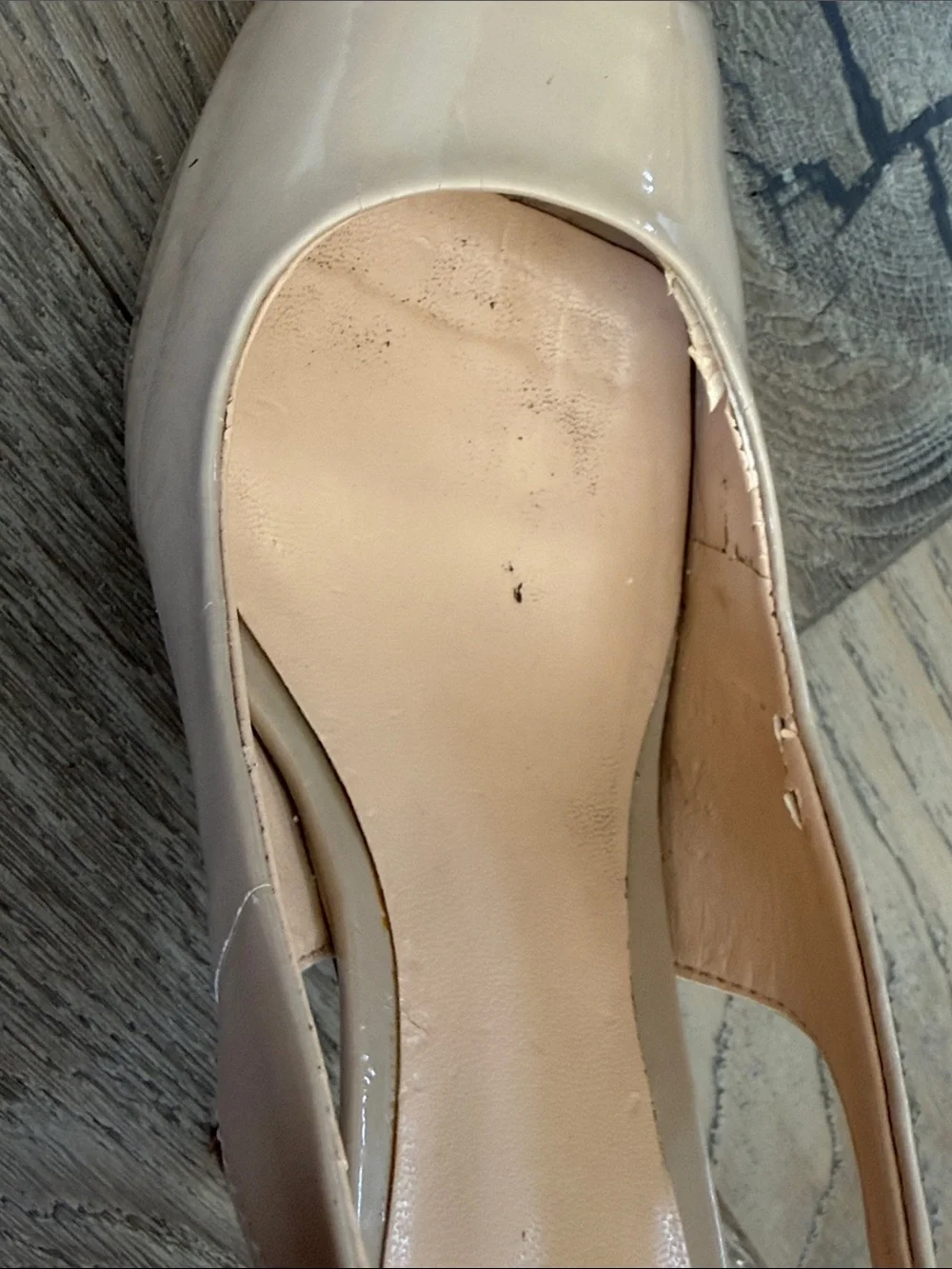 GUESS Nude Patent Slingback Peep Toe 4 3/4” Platform Heels- 8 1/2 M